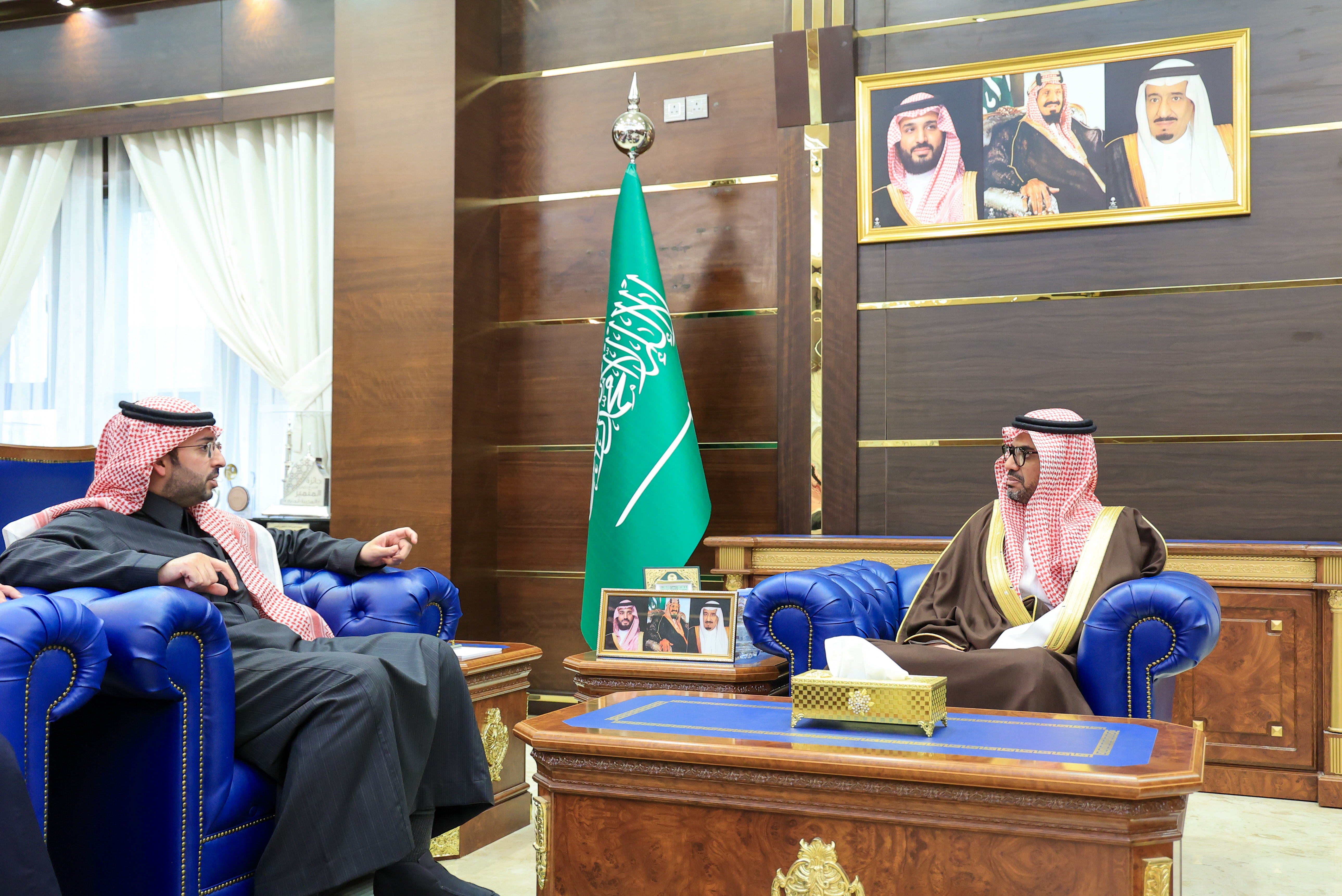 رئيس الجامعة الإسلامية يستقبل وفدًا من بنك العربي الوطني 